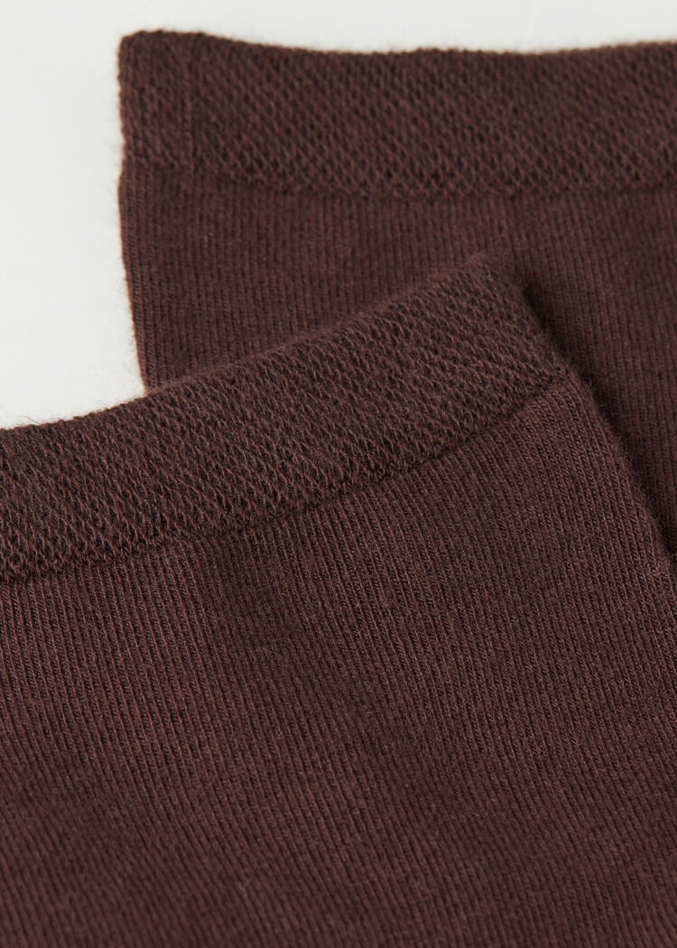 Short socks with trimmed cuffs