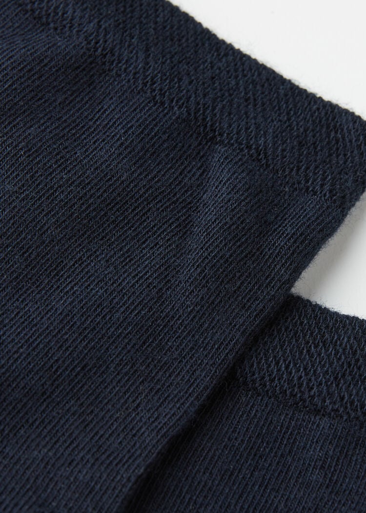 Short socks with trimmed cuffs