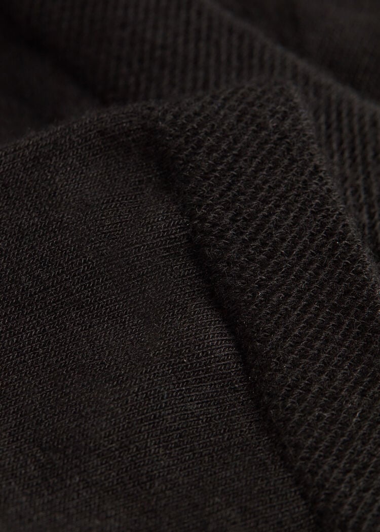Short socks with trimmed cuffs