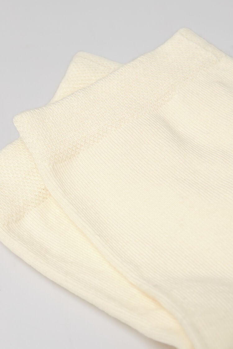 Short socks with trimmed cuffs