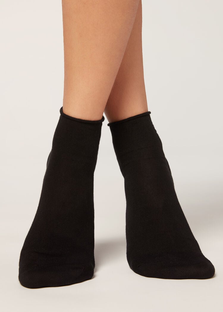 Cuffless short socks in cotton