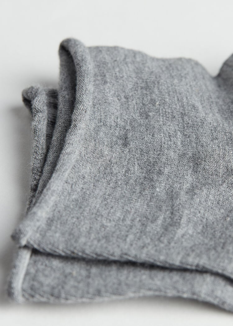 Cuffless short socks in cotton