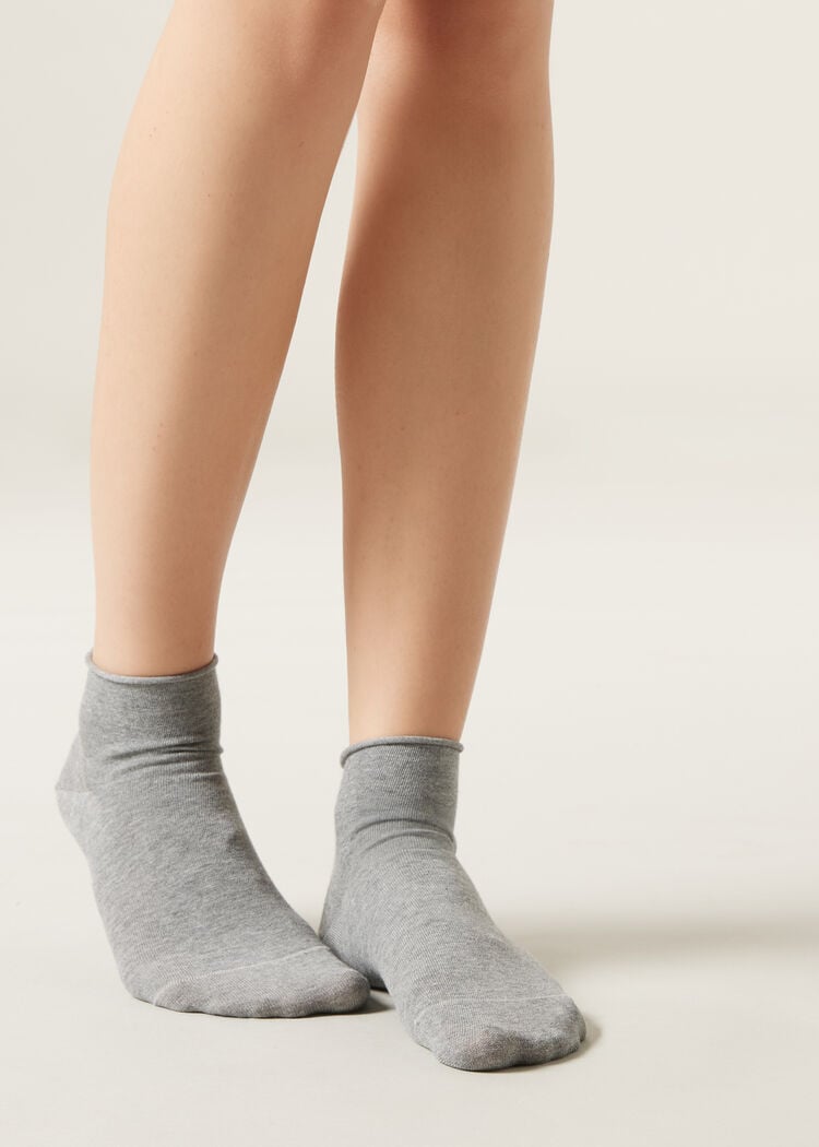 Cuffless short socks in cotton