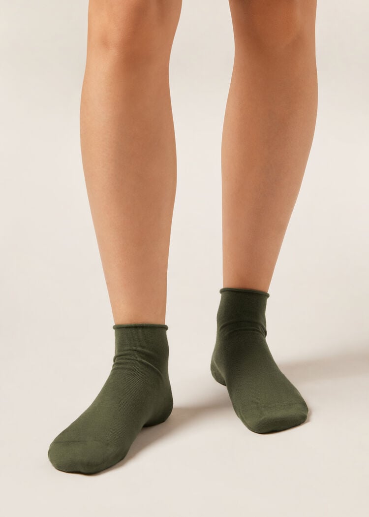 Cuffless short socks in cotton