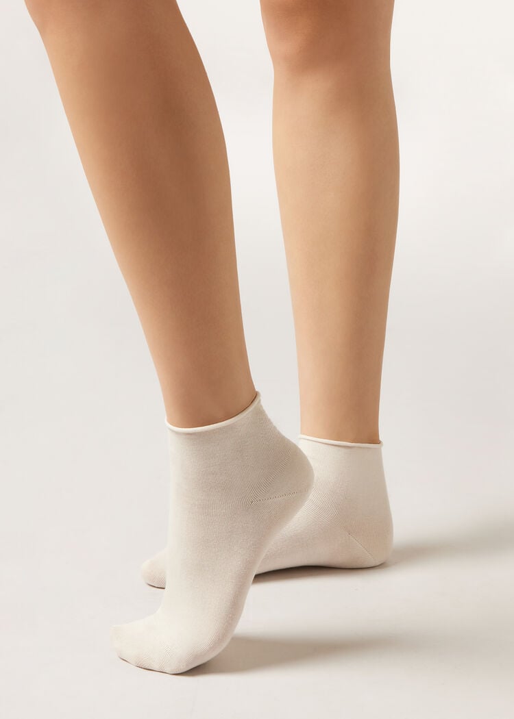Cuffless short socks in cotton
