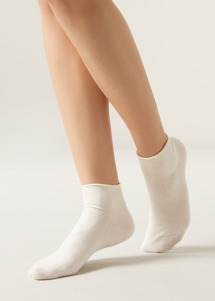 Cuffless short socks in cotton