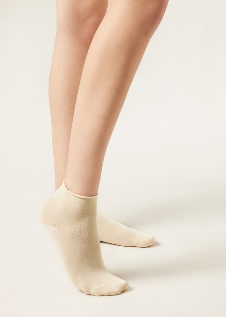 Cuffless short socks in cotton