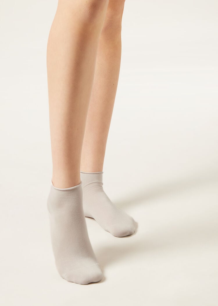 Cuffless short socks in cotton