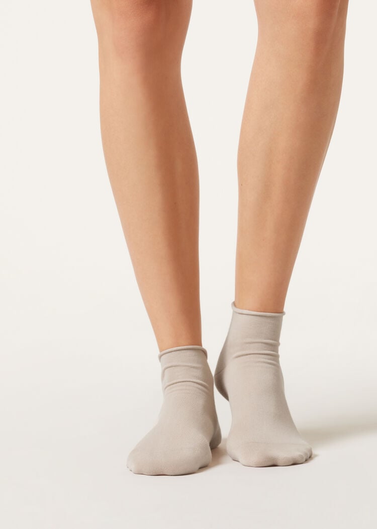 Cuffless short socks in cotton