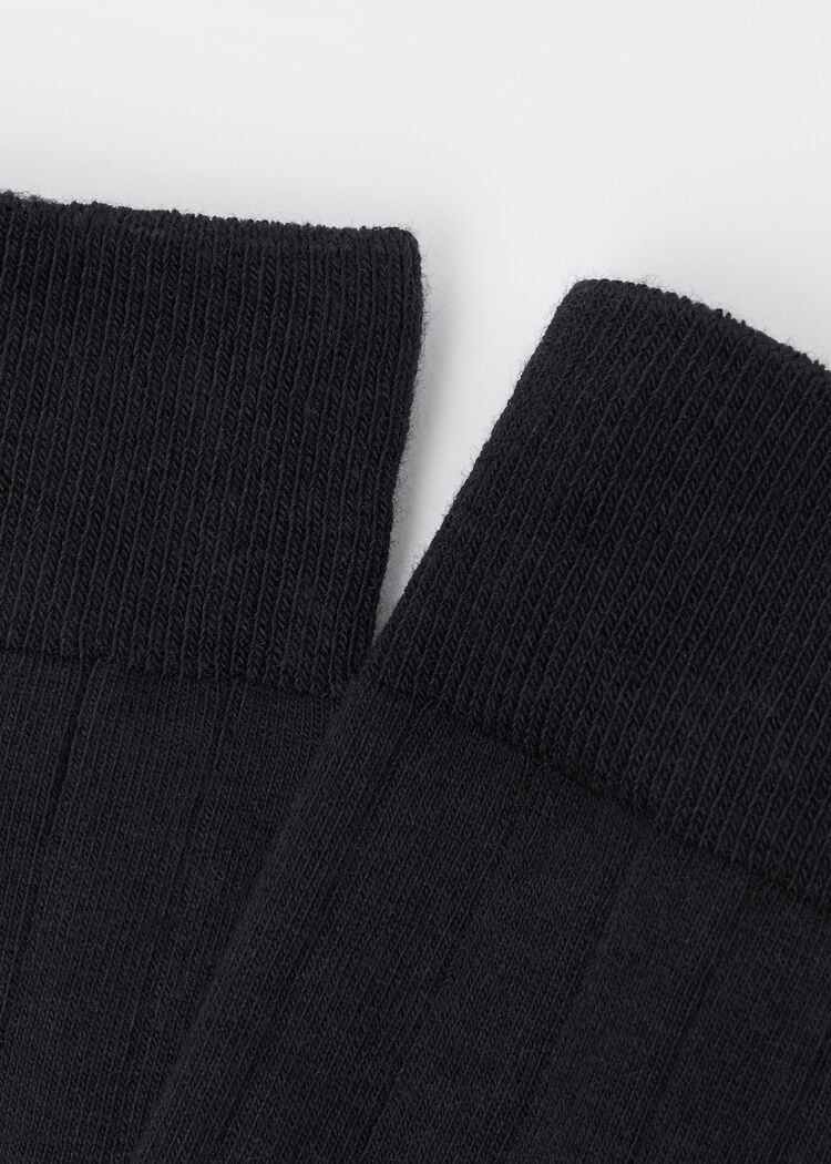 Ribbed mid-calf socks