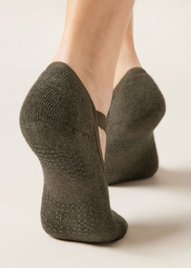 Crisscross pilates non-slip socks