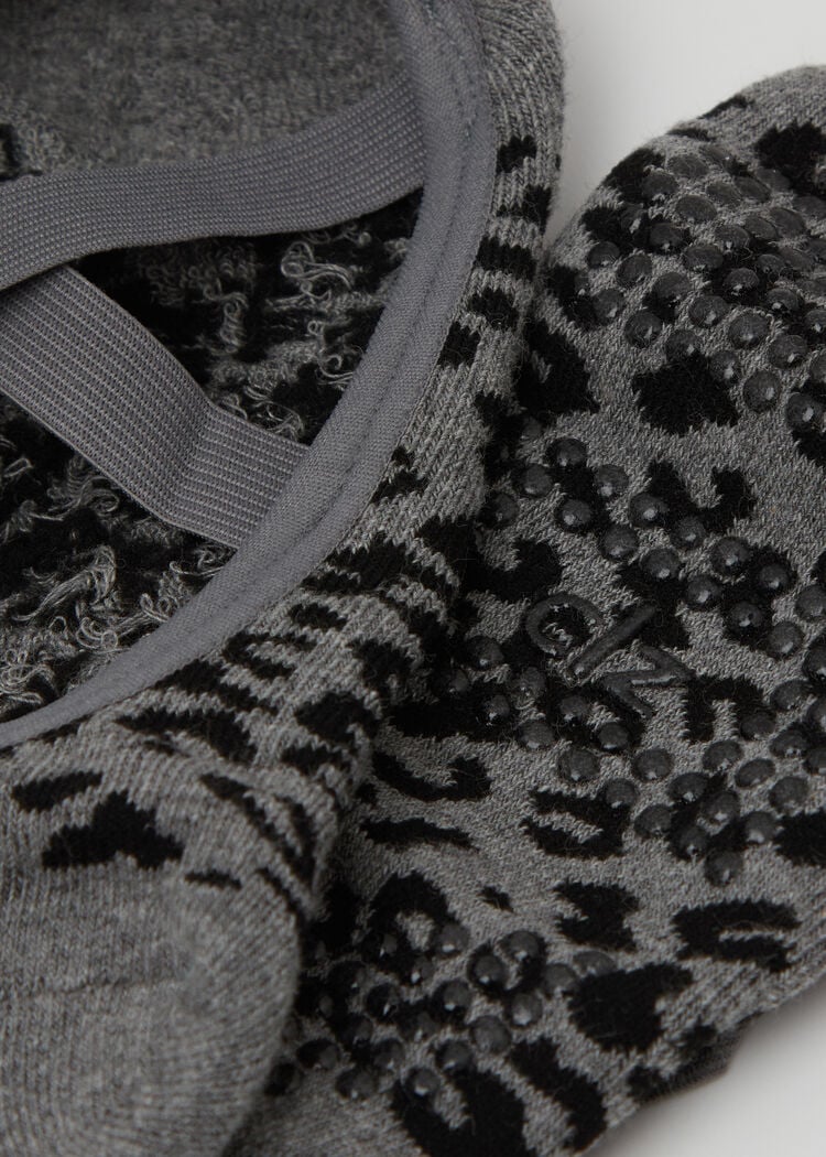 Crisscross pilates non-slip socks