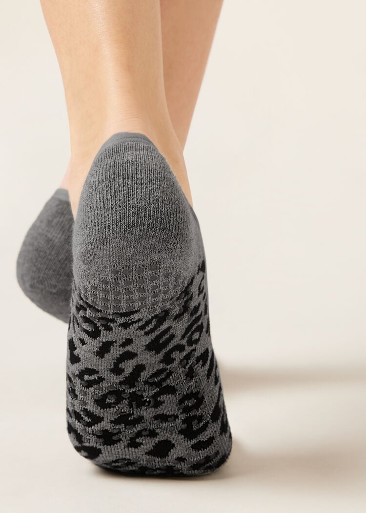 Crisscross pilates non-slip socks