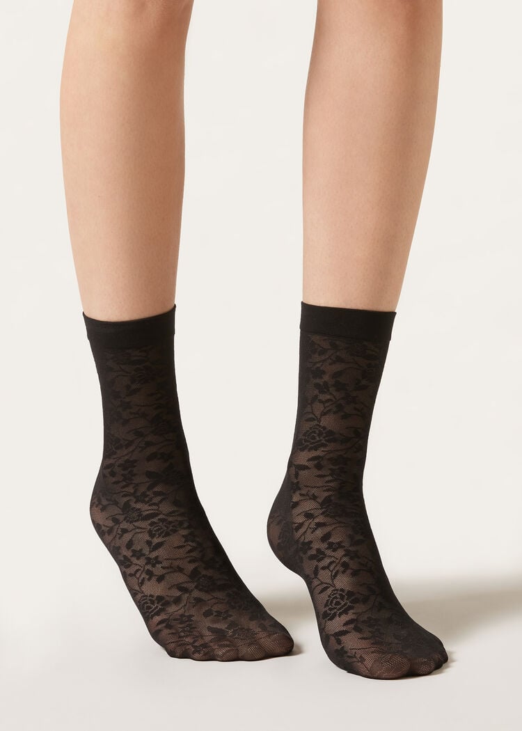 Floral motif socks