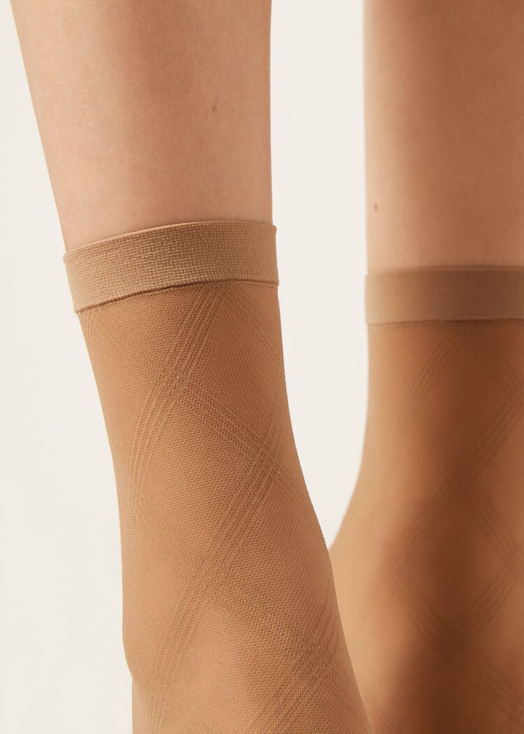 Diamond patterned socks