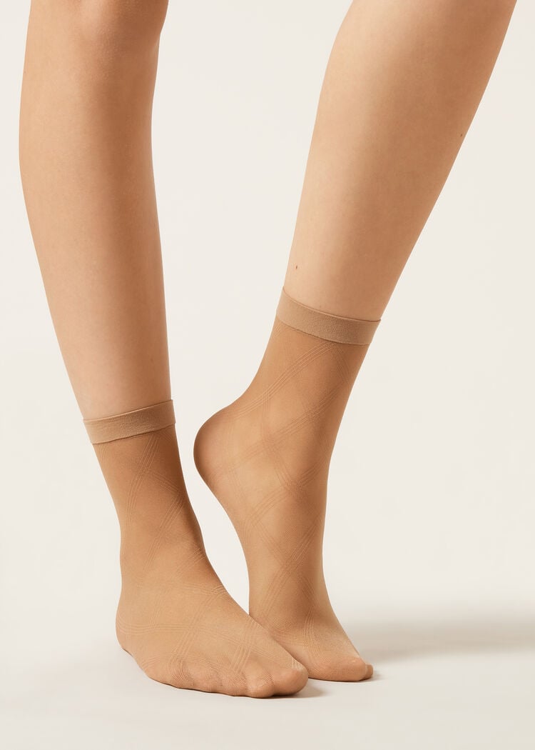 Diamond patterned socks