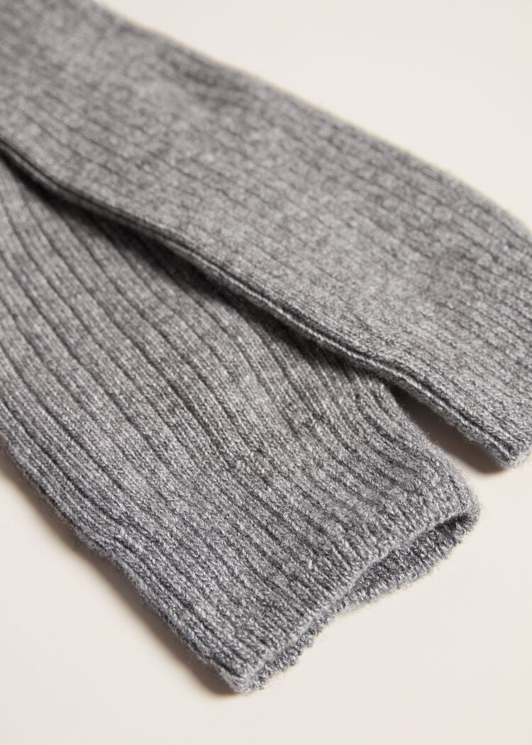 Long ribbed wool and cashmere socks