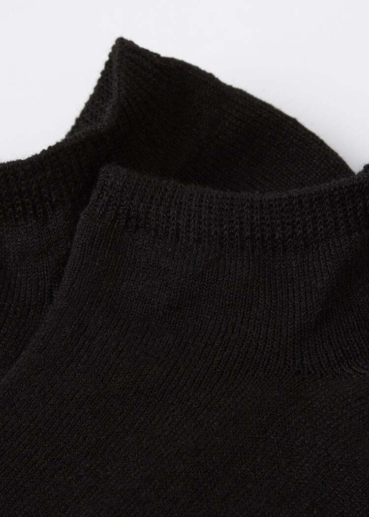 Unisex cotton and linen no-show socks